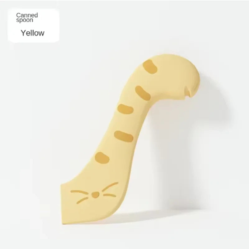Ultimate Purr-fect Lid for Cat Food: Keep It Fresh and Your Cat Happy with Our Stylish Spoon Seal!